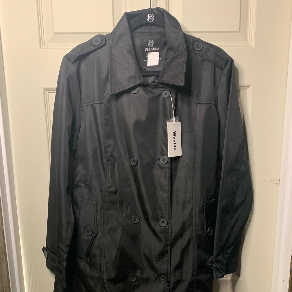 Women’s trenchcoat